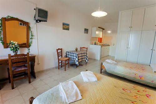 Betty Apartments Drios Eksteriør bilde